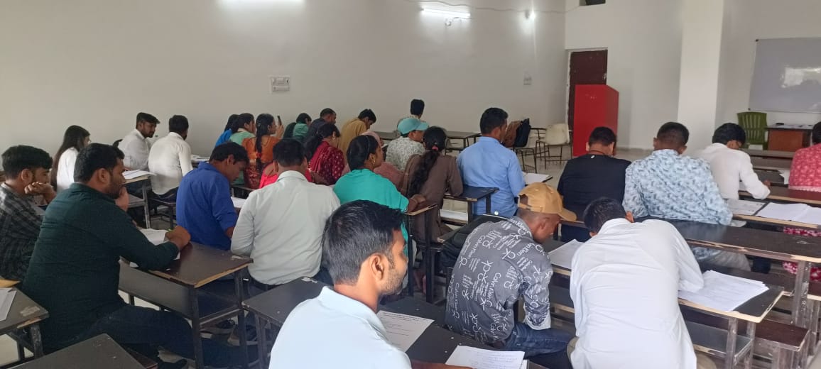 Student Anjali Mishra - B.Pharm